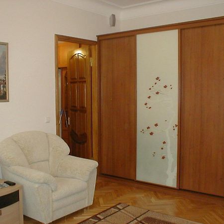 Ok Apartments Basseinaya Area - Kiev Room photo
